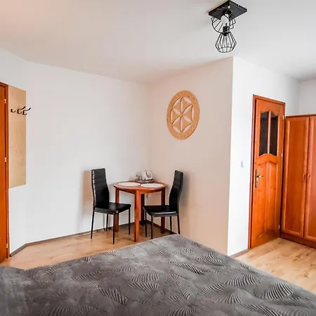 Znana - Komfortowe 200 M Od Krupowek זקופאנה