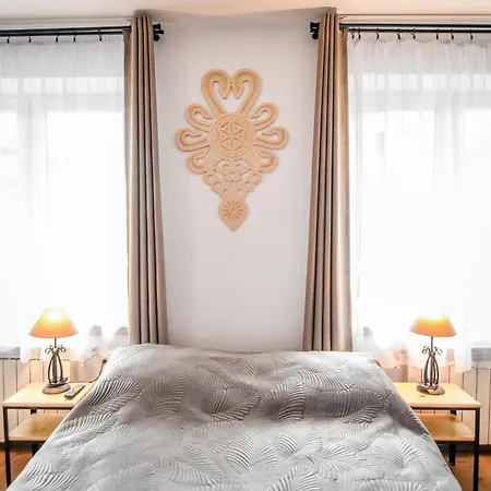 Znana - Komfortowe 200 M Od Krupowek לינה וארוחת בוקר 3*