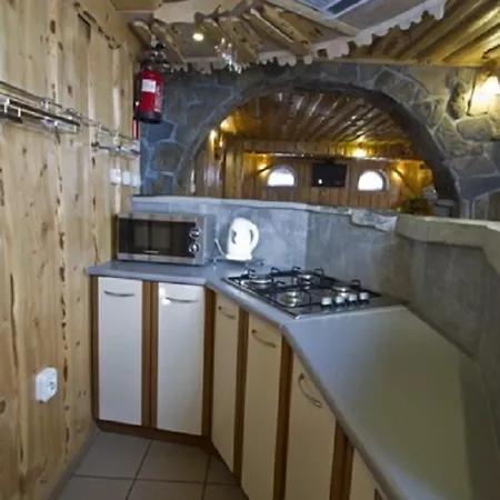 Znana - Komfortowe 200 M Od Krupowek 3*