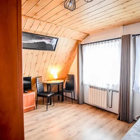 Znana - Komfortowe 200 M Od Krupowek 3*