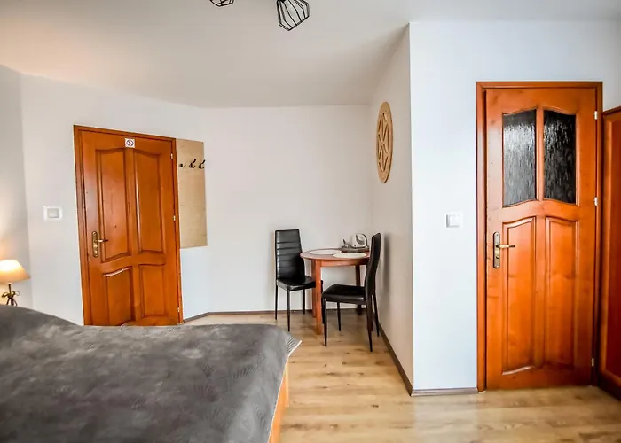 Znana - Komfortowe 200 M Od Krupowek Oda ve Kahvaltı 3*