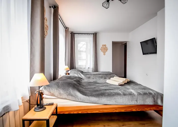 Znana - Komfortowe 200 M Od Krupowek 3*