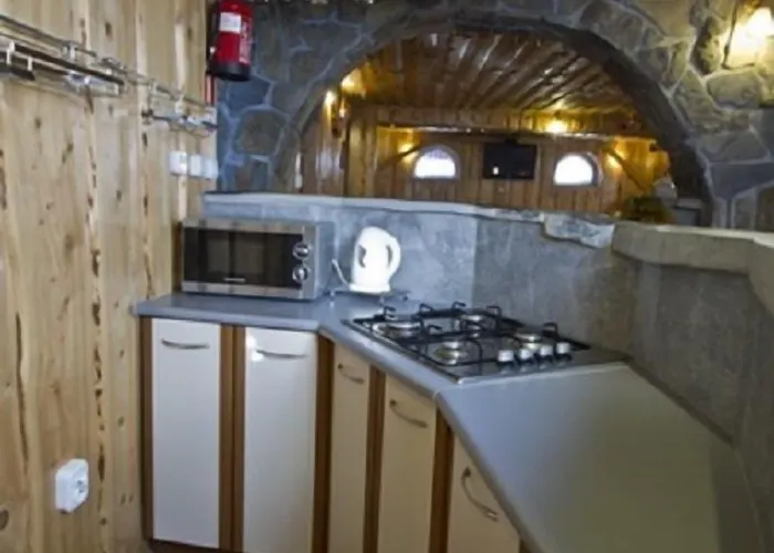 Znana - Komfortowe 200 M Od Krupowek 3*